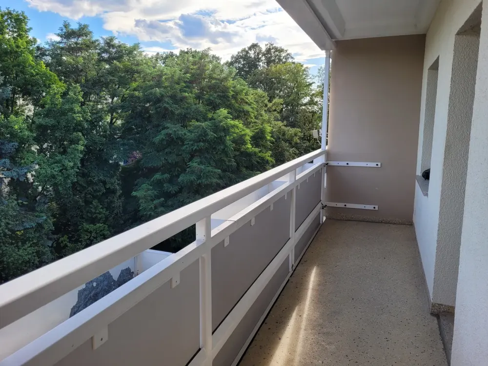 First occupancy, 4-room apartment, High-quality renovated "Platte" with balcony in a nice residential area!
