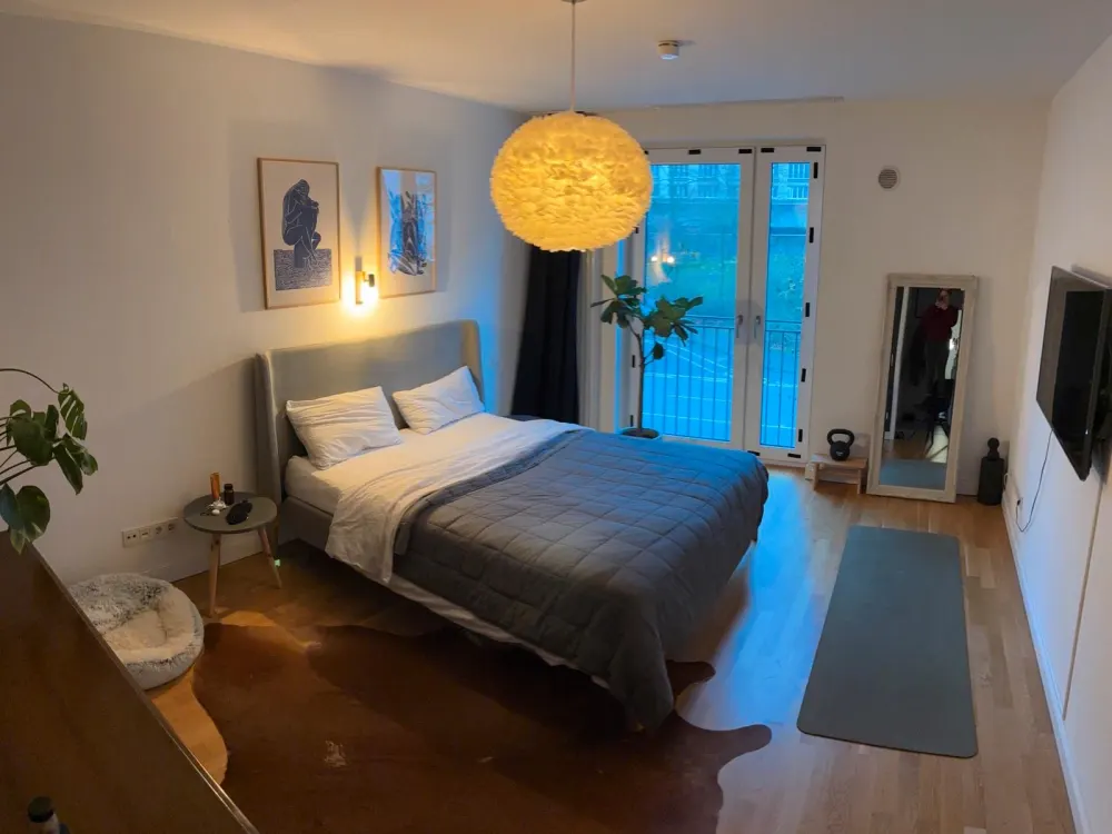 Untermiete ab 15. September: 2-Zimmer, 63 qm, Hoheluft