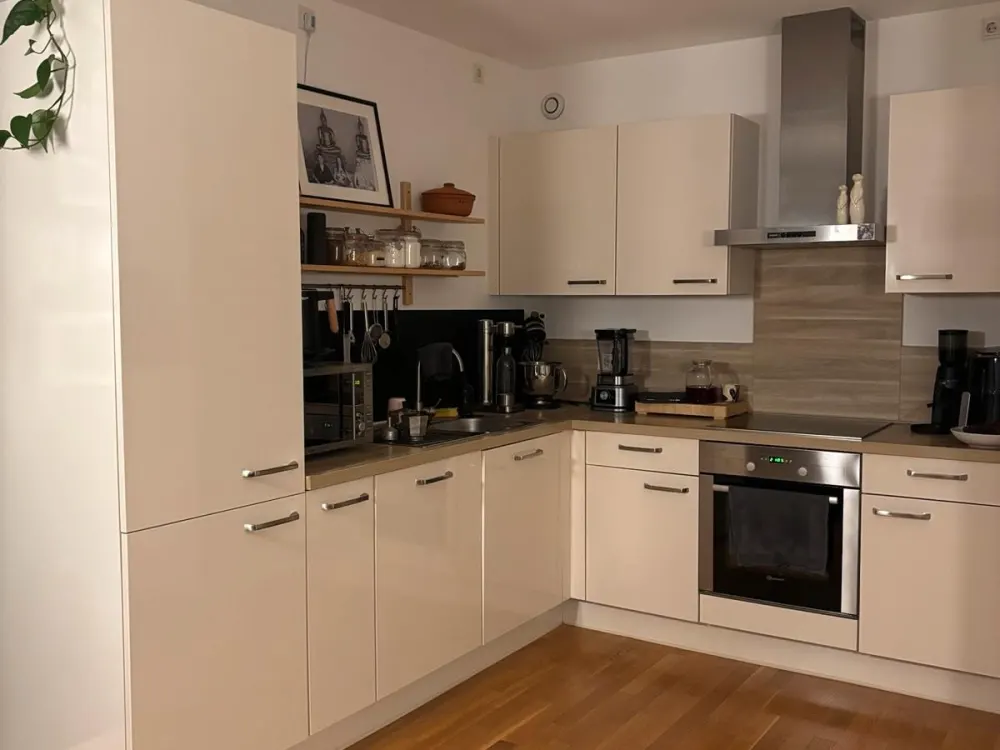 Untermiete ab 15. September: 2-Zimmer, 63 qm, Hoheluft