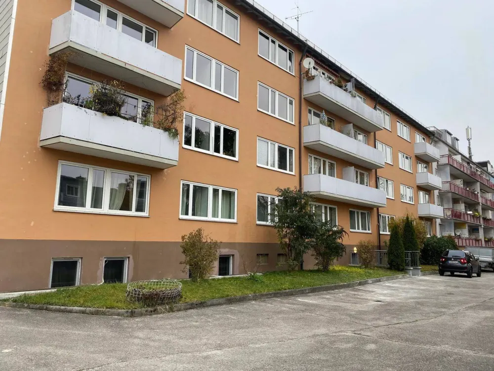 شقة من 5 غرف في Grünwalder Str. 117-119