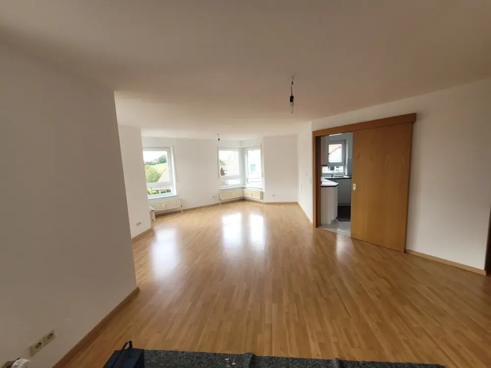 3-Room Maisonette Apartment with Balcony and Fitted Kitchen in Magstadt