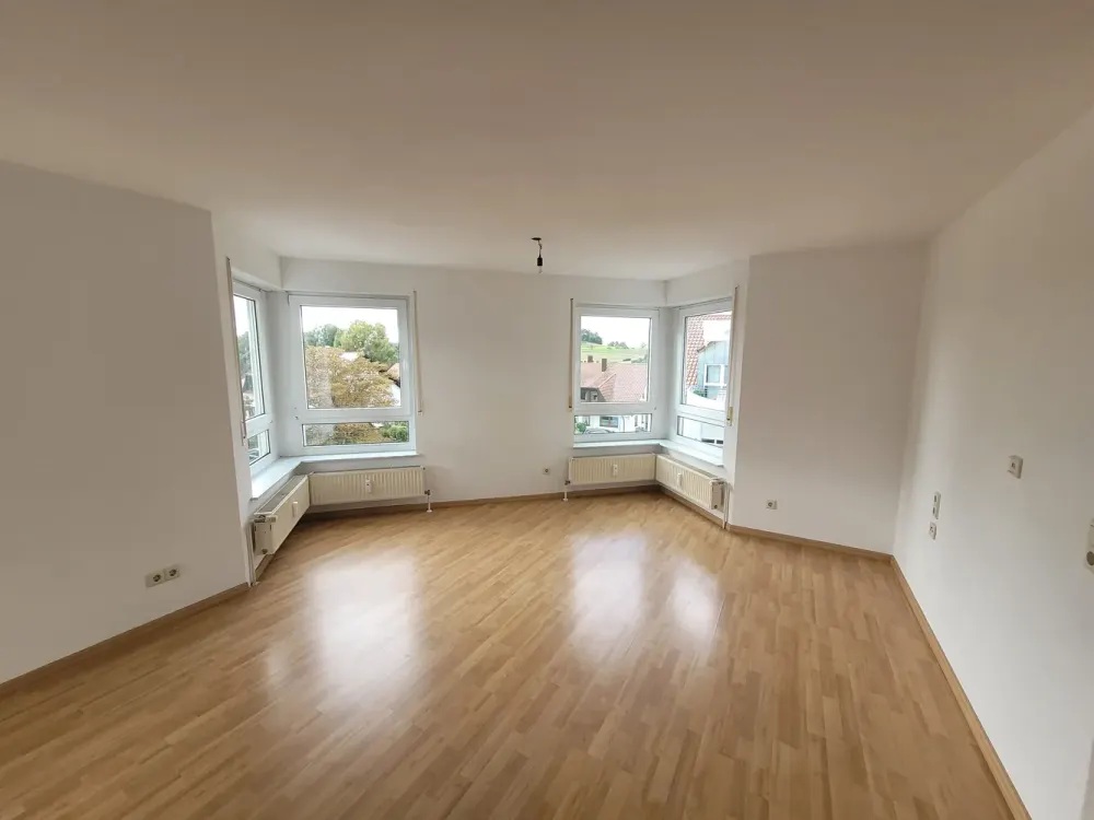 3-Room Maisonette Apartment with Balcony and Fitted Kitchen in Magstadt
