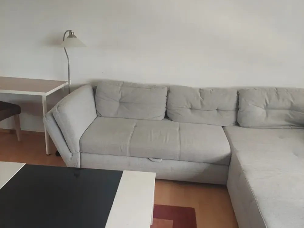 Möbliertes Apartment mit Weitblick im Mundsburg Tower, 38 m² | Furnished Apartment