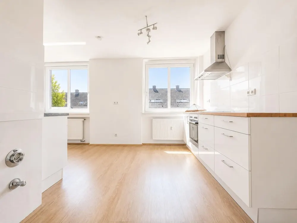 EXKLUSIVE MASIONETTEWOHNUNG MIT ZWEI GROßEN BALKONEN IN KREFELD ZU MIETEN!
