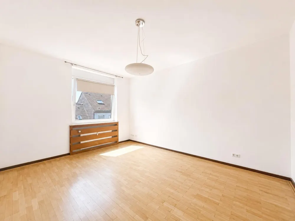 EXKLUSIVE MASIONETTEWOHNUNG MIT ZWEI GROßEN BALKONEN IN KREFELD ZU MIETEN!