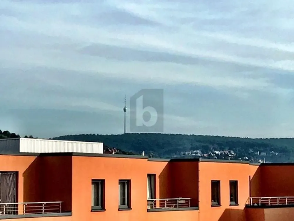 HELL UND VOLL AUSGESTATTET MIT 3 BALKONEN