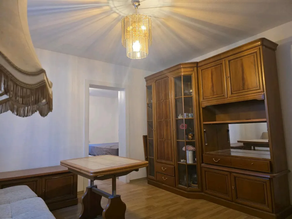 Vollmöblierte 3-Zimmer-Wohnung mit Garten in Frankfurt-Rödelheim