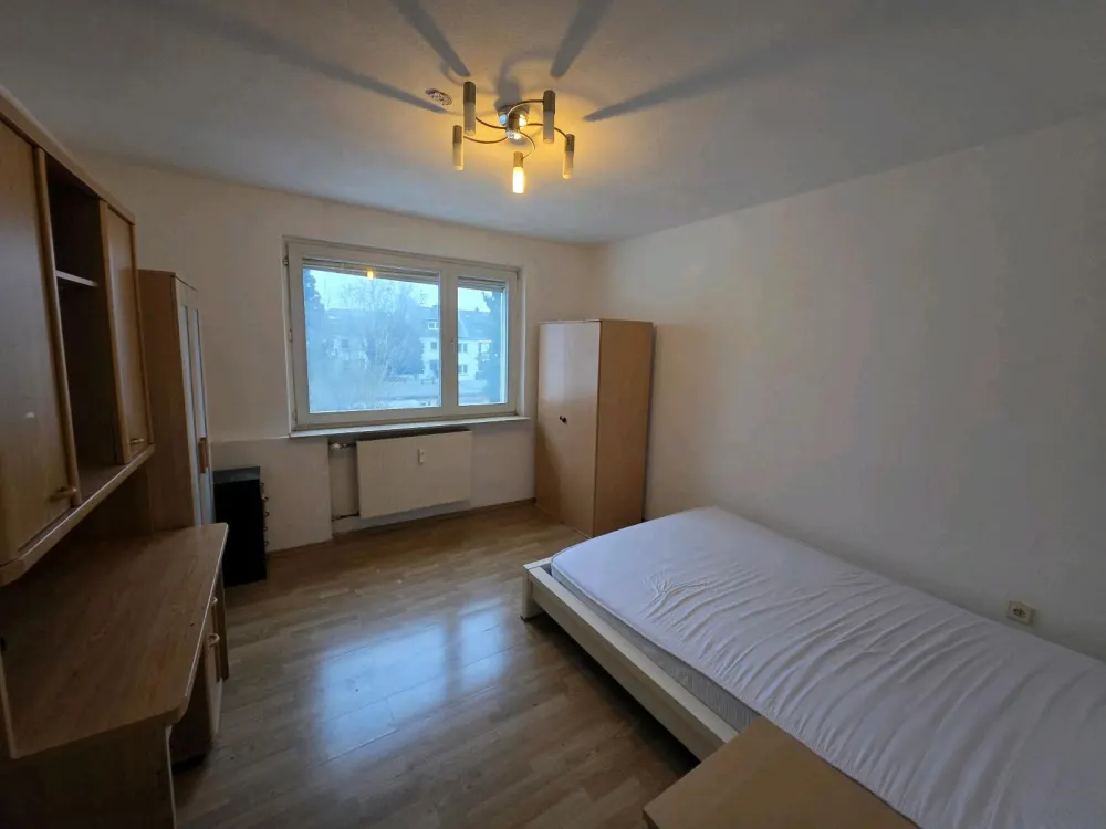 Vollmöblierte 3-Zimmer-Wohnung mit Garten in Frankfurt-Rödelheim