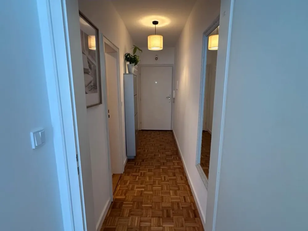 Wunderschönes Studio in Solln mit Südbalkon & TG Stellplatz
