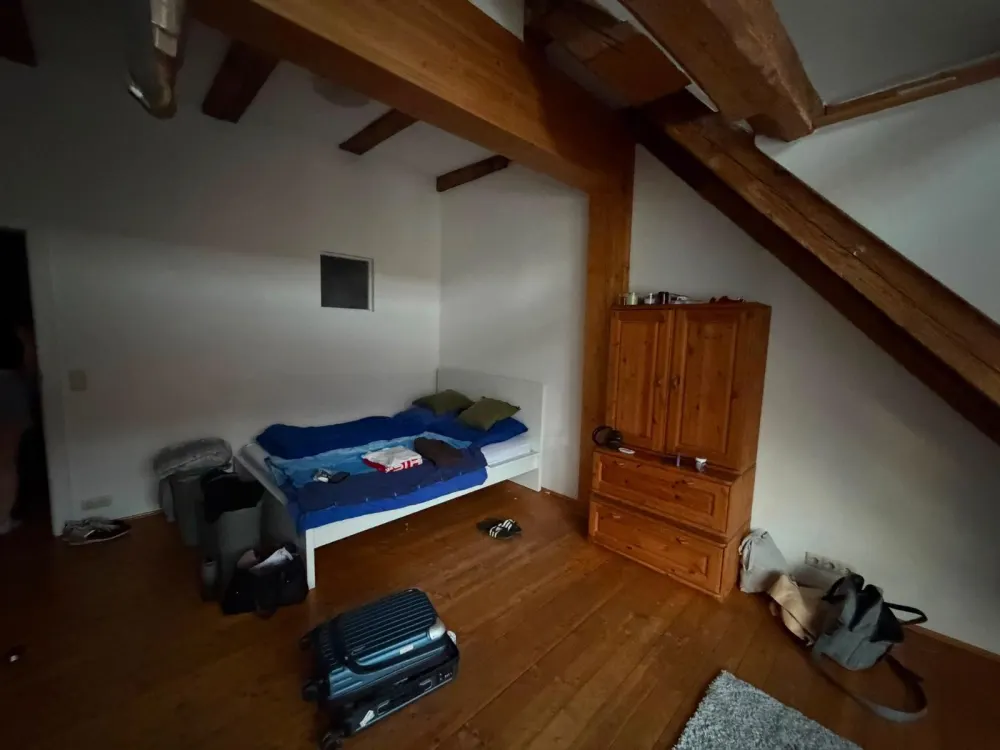 23sqm Room in Spacious Maisonette Apartment