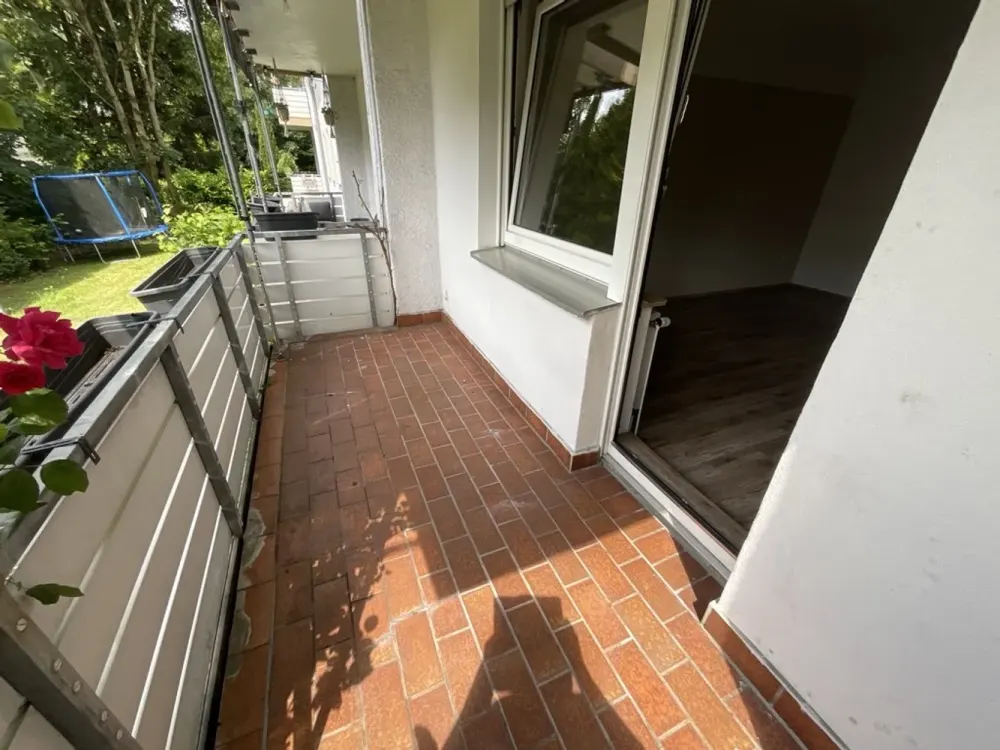 Frisch renovierte Erdgeschosswohnung mit Balkon