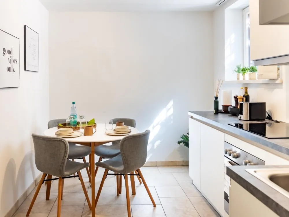 voll ausgestattete Wohnung inkl. Garten