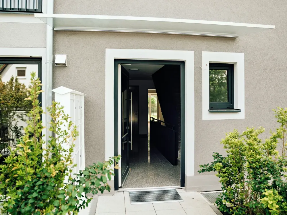 Mü-Waldtrudering / Sehr schöne 2-Zi.-Gartenwohnung mit Einbauküche -Topqualität!
