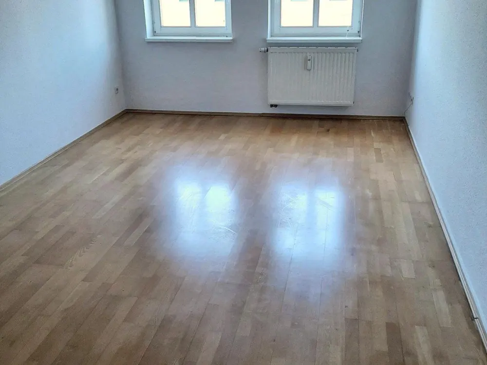 Helle Altbau-Dachgeschosswohnung - mit Aufzug nahe Zentrum
