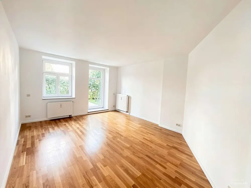 City Life with Greenery I Charming 3-Room Apartment with Private Terrace