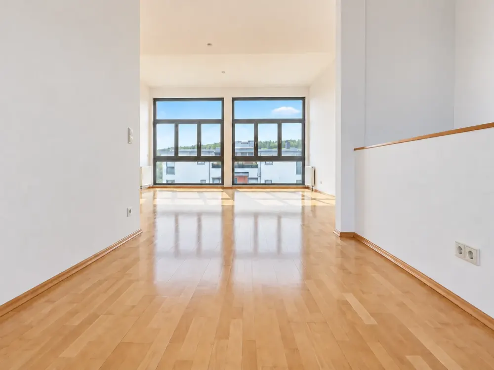 von Privat! Maisonette mit Dachterrasse & Loggia im Camp King
