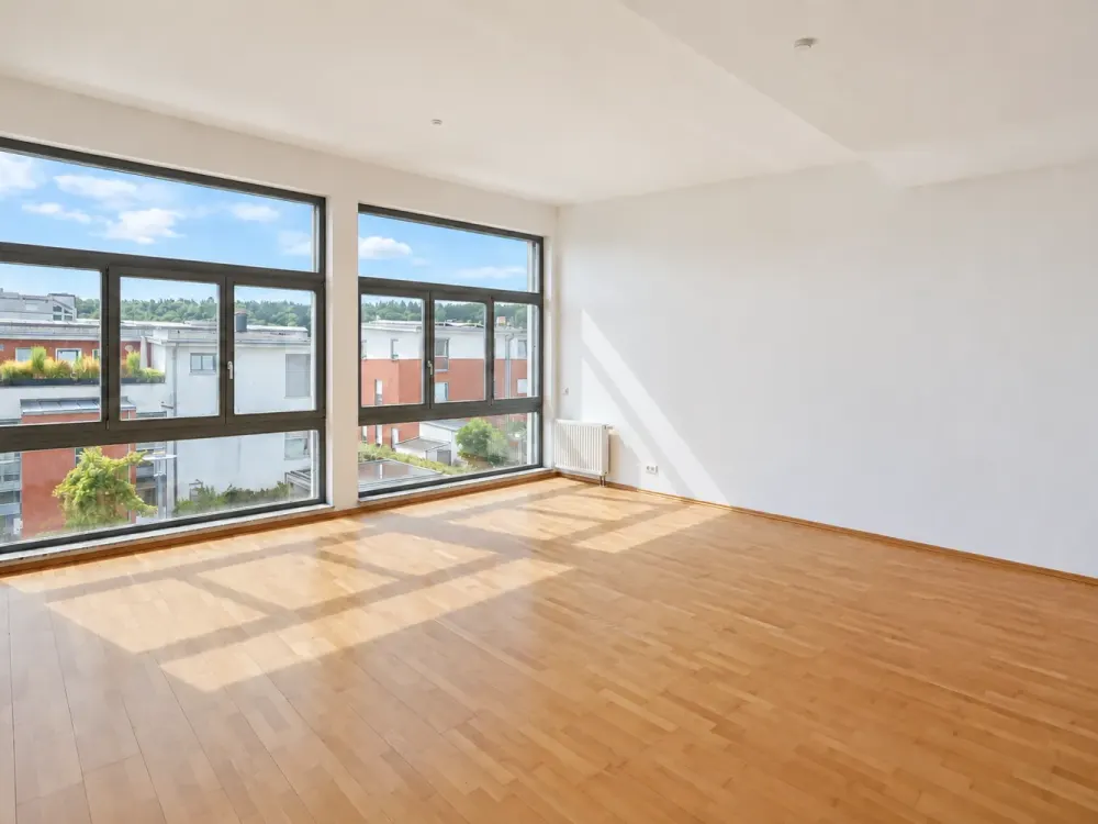 von Privat! Maisonette mit Dachterrasse & Loggia im Camp King