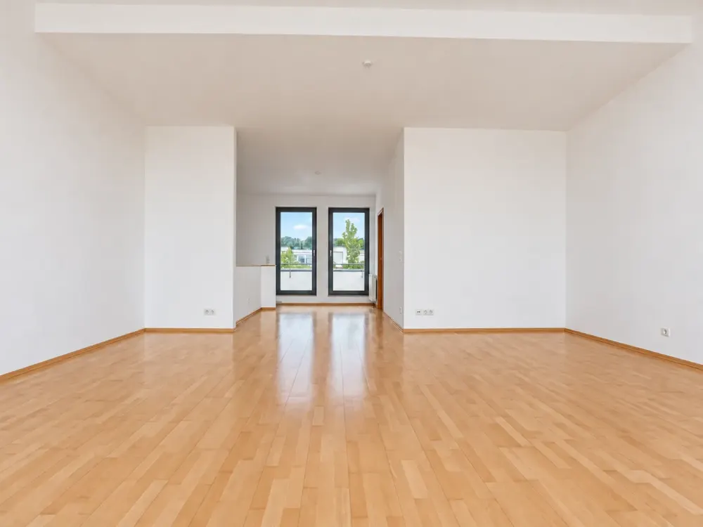 von Privat! Maisonette mit Dachterrasse & Loggia im Camp King