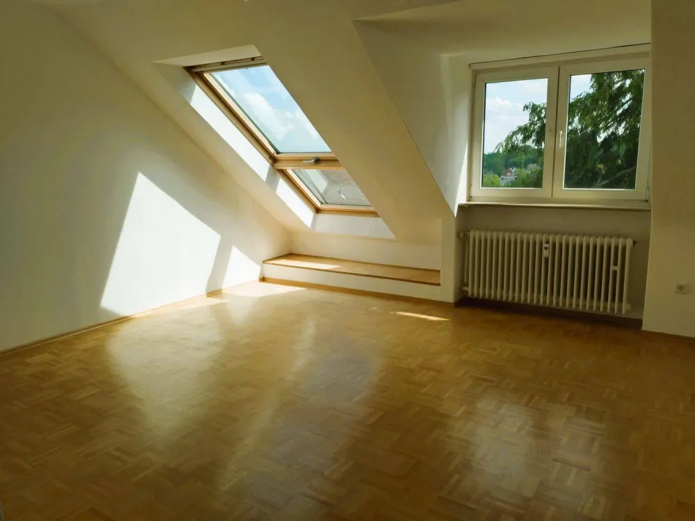 Bright, Newly Renovated Apartment Near the Forest