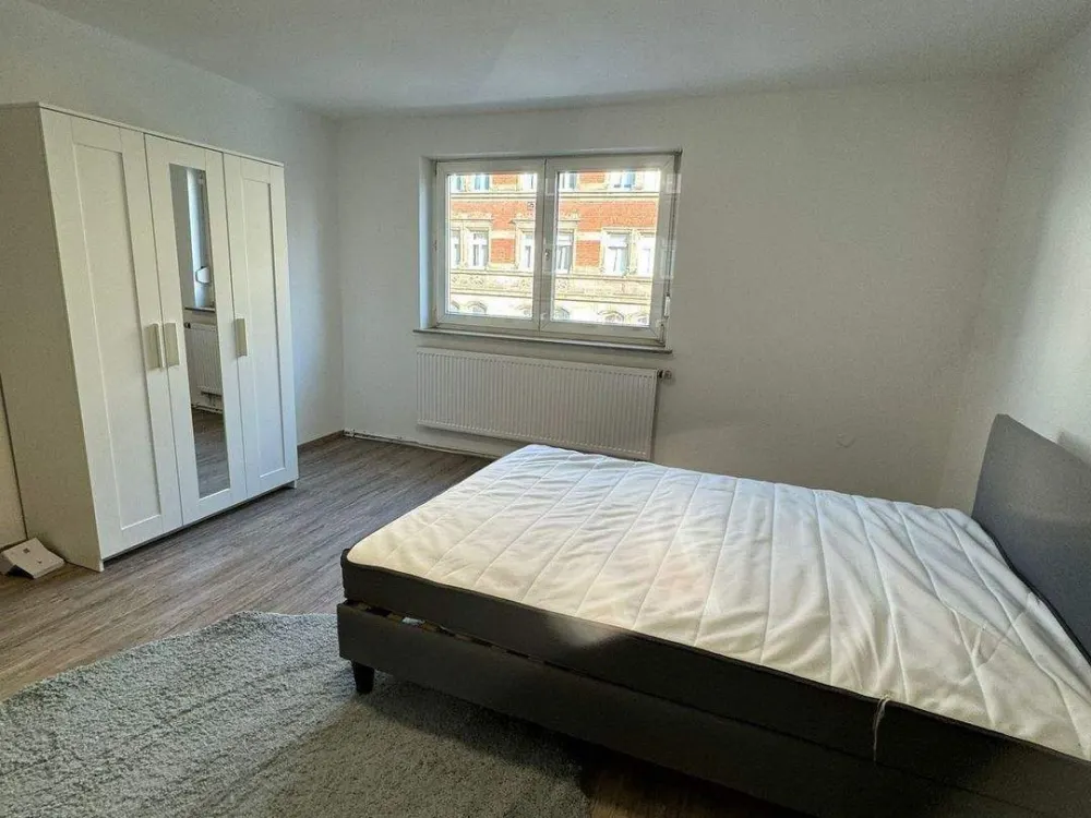 Großzügiges Zimmer in WG in Nürnberg Gostenhof - RENOVIERT und MÖBLIERT