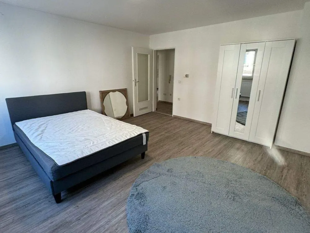 Großzügiges Zimmer in WG in Nürnberg Gostenhof - RENOVIERT und MÖBLIERT