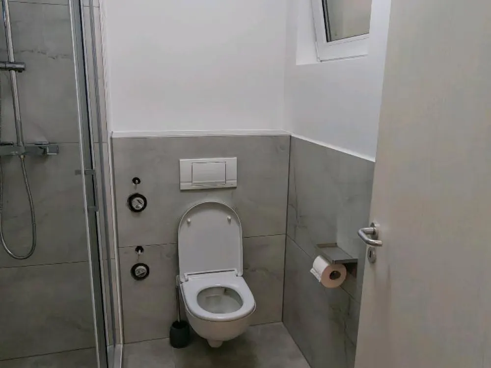 Erstbezug nach Renovierung, 2-Zi.-Maisonette Klima, EBK & TG