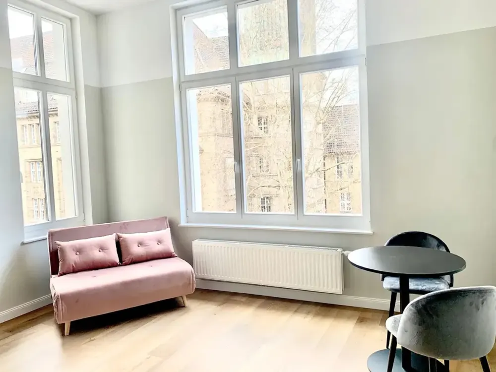 Exclusive, Furnished & Fully Renovated 1-Room Design Apartments Balcony / Fitted Kitchen 1min to Lister Meile