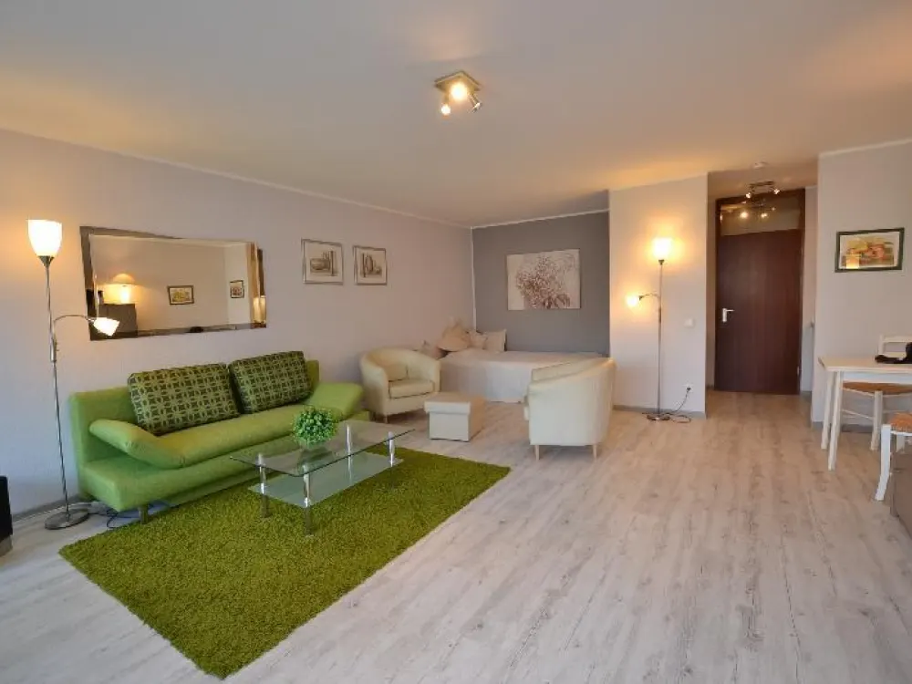 Nah bei Düsseldorf: Vollmöbliertes Apartment - Pool und Sauna im Haus - Erkrath-Unterfeldhaus