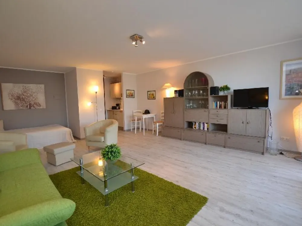 Nah bei Düsseldorf: Vollmöbliertes Apartment - Pool und Sauna im Haus - Erkrath-Unterfeldhaus
