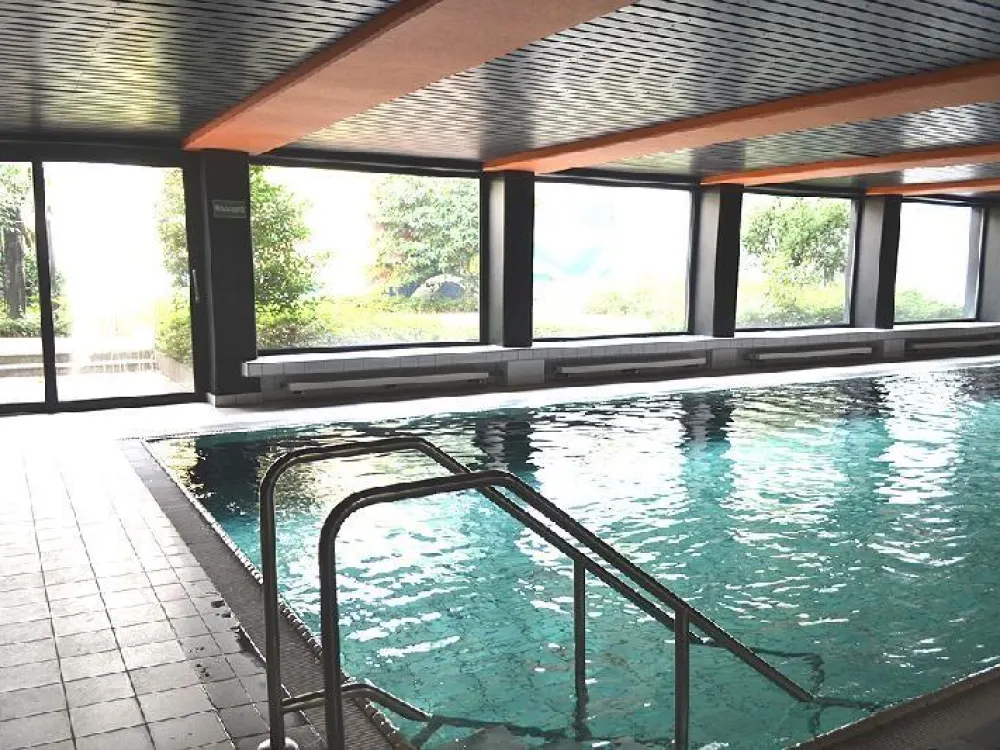 Nah bei Düsseldorf: Vollmöbliertes Apartment - Pool und Sauna im Haus - Erkrath-Unterfeldhaus