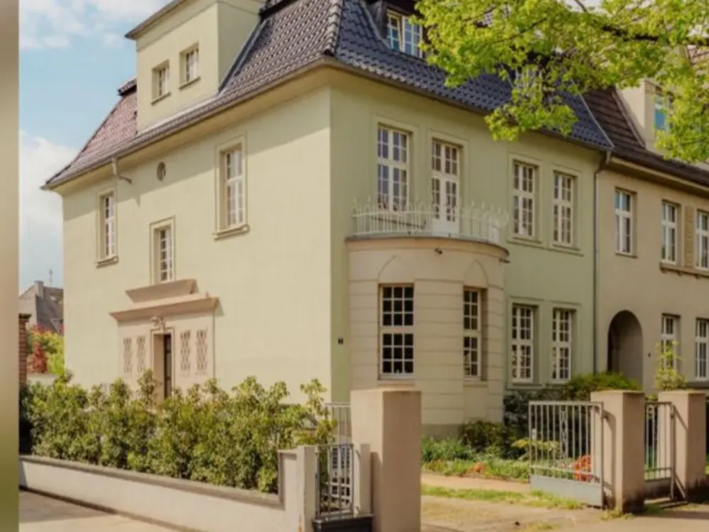 NO Shared Flats; 3-Room Apartment Between Zoo and Flora