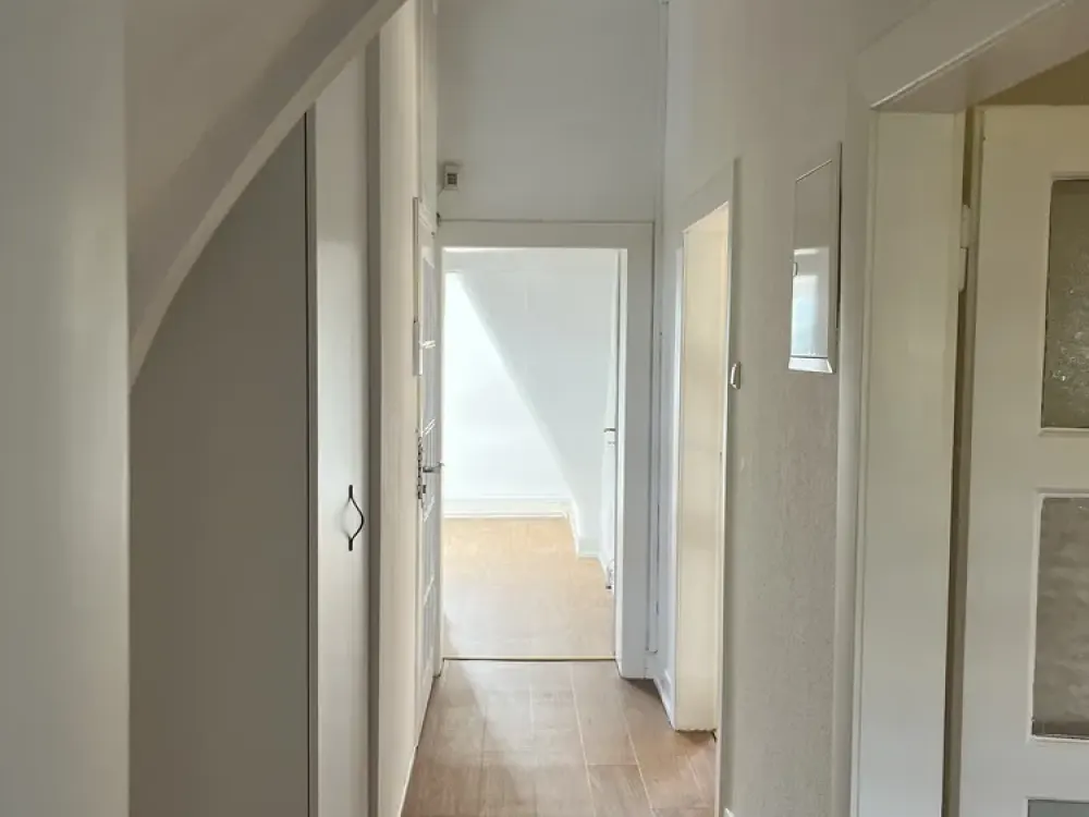 NO Shared Flats; 3-Room Apartment Between Zoo and Flora