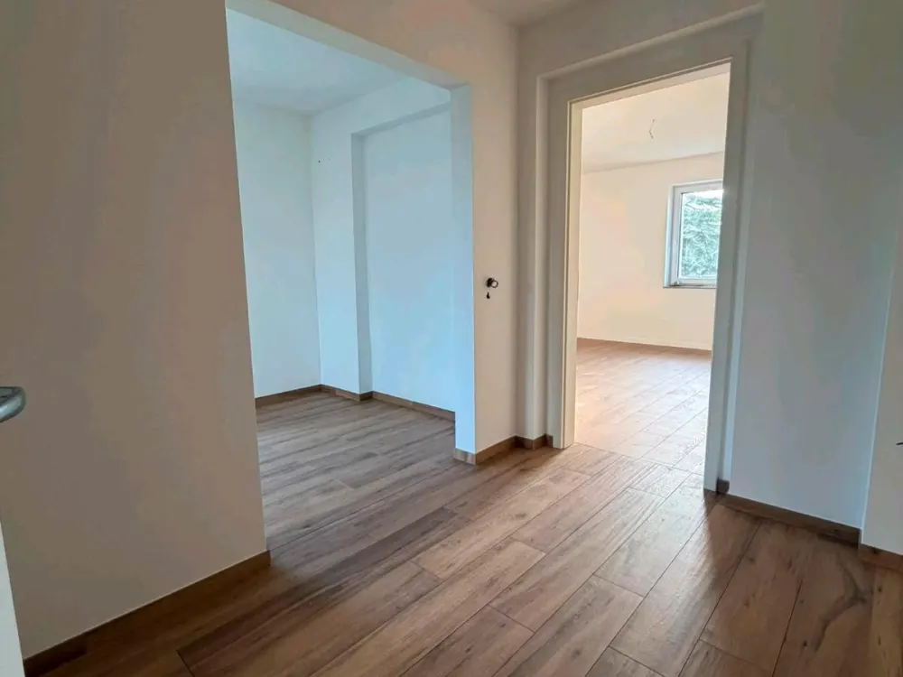 3-Raum-Wohnung, Erstbezug