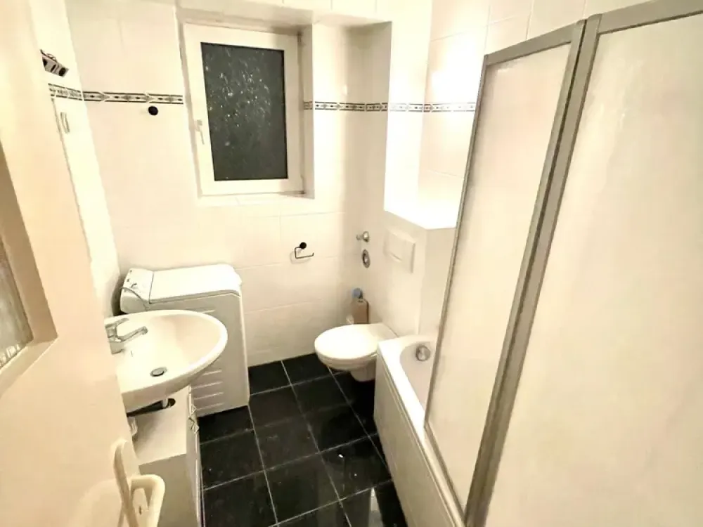 Vollmöblierte 2-Zimmer-Wohnung am Wehrhahn, Einziehen & Wohlfühlen