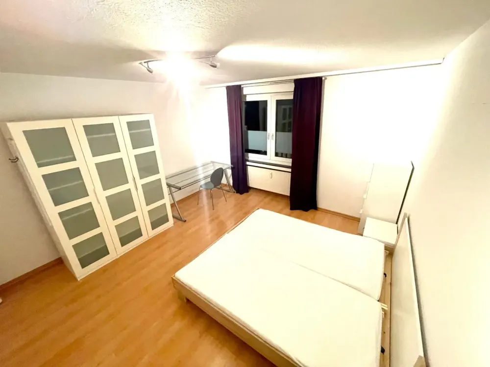 Vollmöblierte 2-Zimmer-Wohnung am Wehrhahn, Einziehen & Wohlfühlen