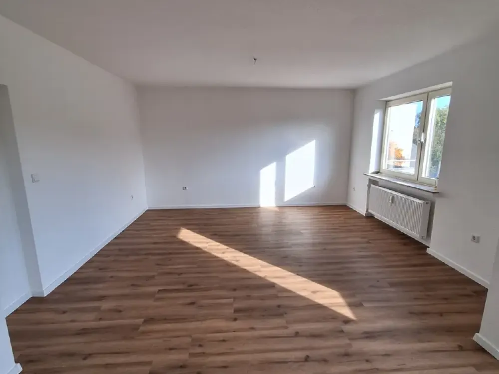 Bright & Modernly Designed Apartment in Attractive Location
