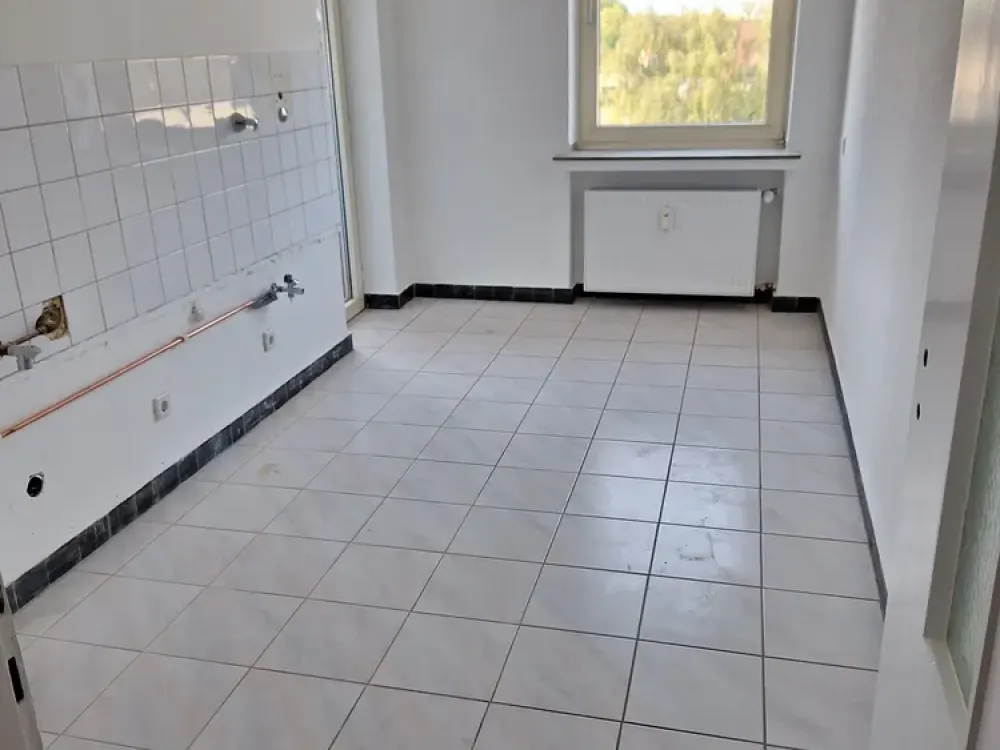 Bright & Modernly Designed Apartment in Attractive Location