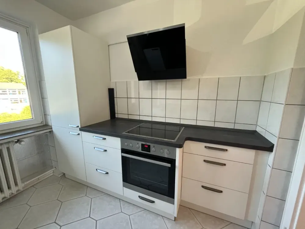Schöne 3 ZKB Balkonwohnung mit Einbauküche und zwei Bädern in Hannover Misburg-Anderten!