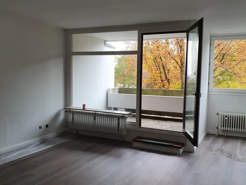 Helle 2-Zimmer Wohnung mit Loggia