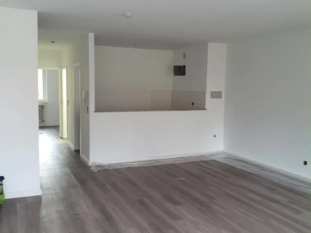 Helle 2-Zimmer Wohnung mit Loggia