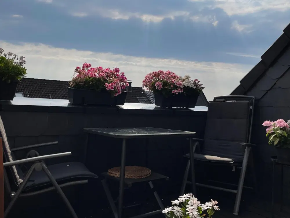 4-Zimmer-Maisonette-Wohnung mit Dachterrasse, EBK und Stellplatz
