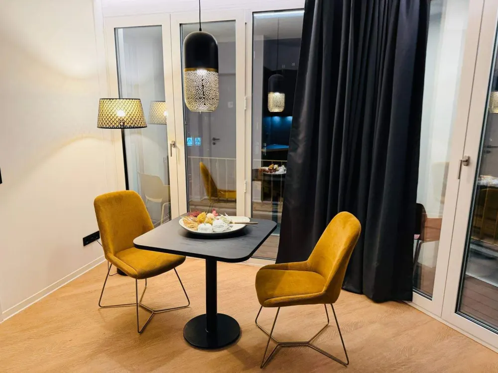 ***ALL-INCLUSIVE MIETE ~LUXURIÖSE MÖBLIERTE APARTMENTS~BALKON~STELLPLATZ***