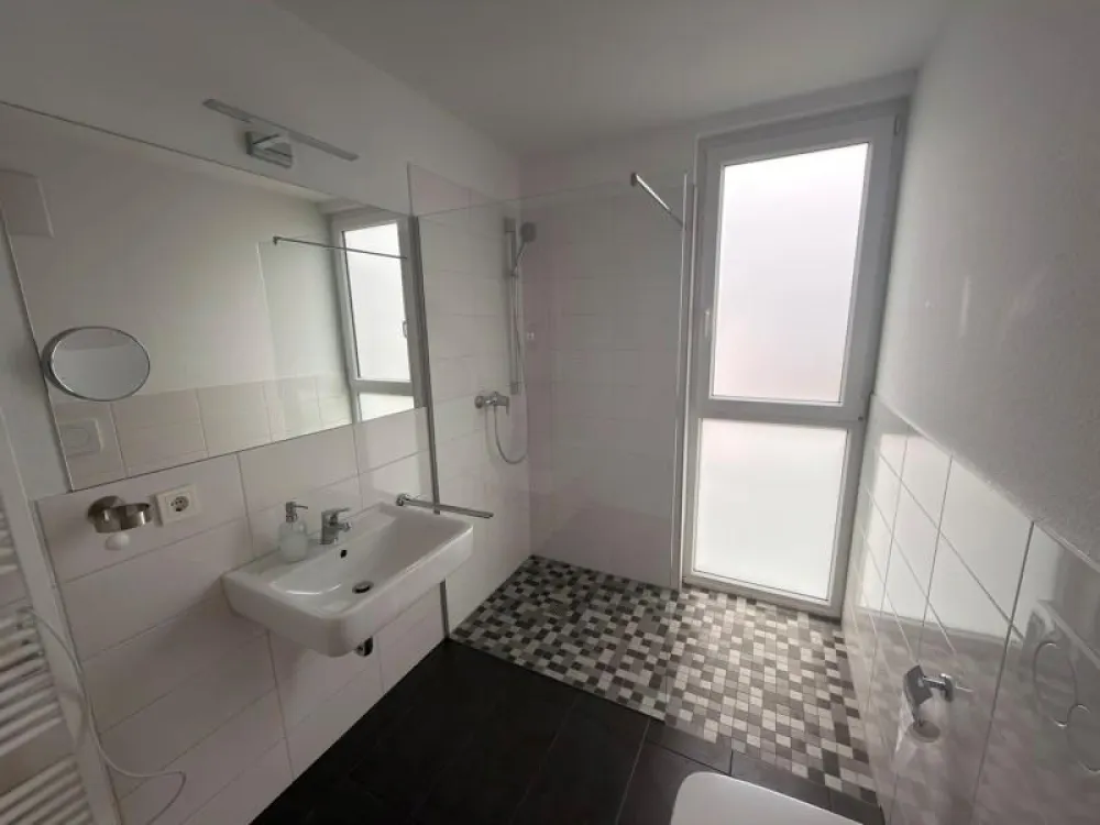 Sehr schöne 2 Zimmer-Wohnung mit offener Küche und Fußbodenheizung!