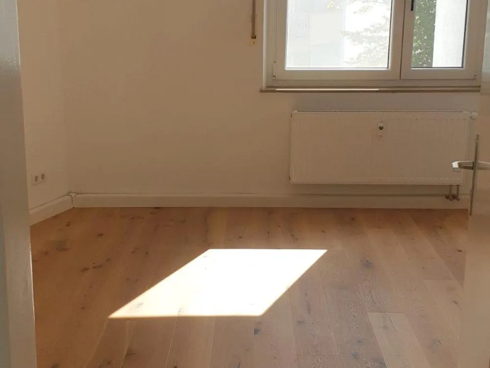 4-Room Apartment in Nürnberg-Schweinau, Cold Rent