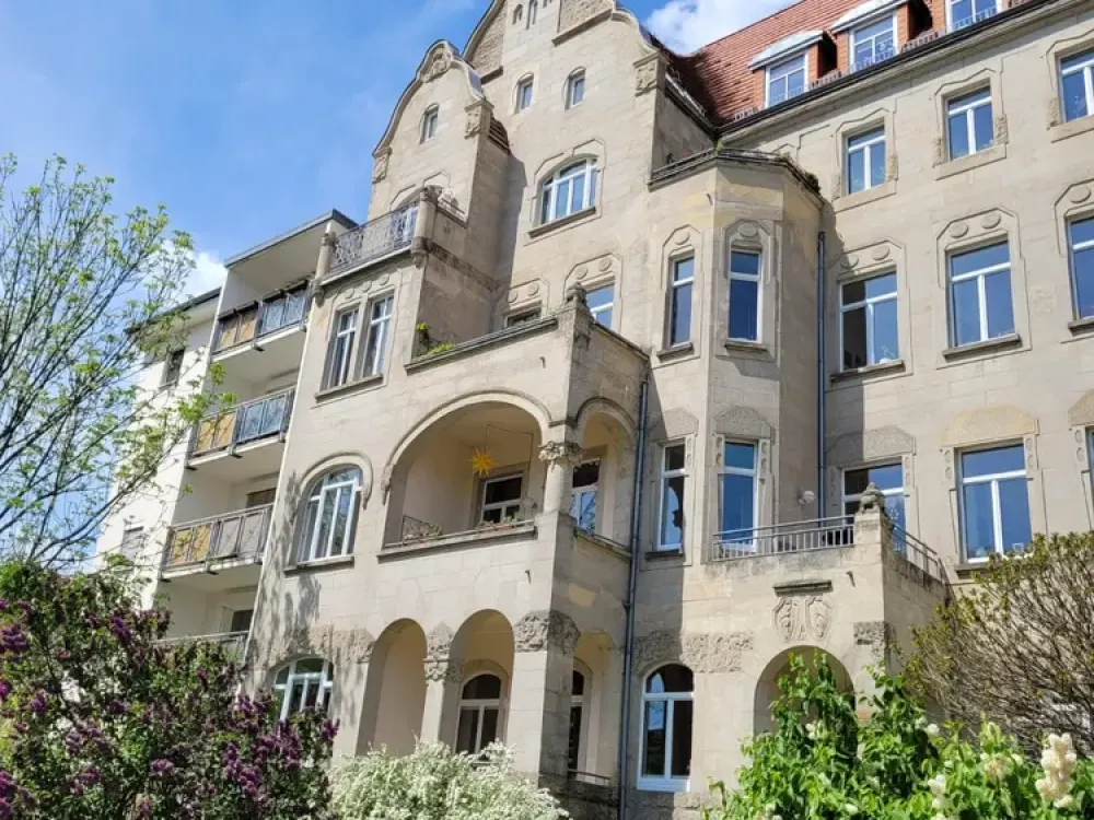 Beautiful five-room apartment Dresden