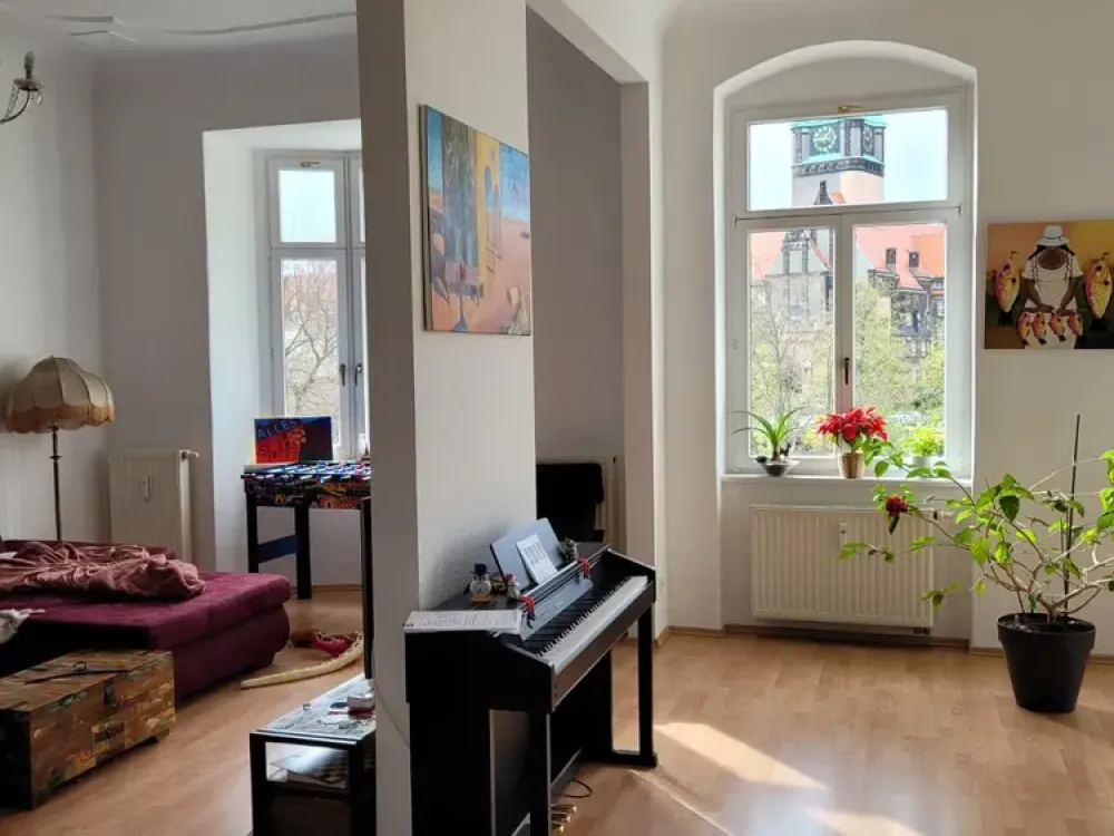 Beautiful five-room apartment Dresden
