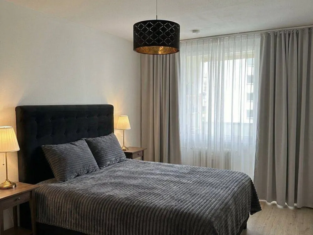 Helle, ruhige 2-Zimmer-Wohnung mit großem Balkon in Bestlage