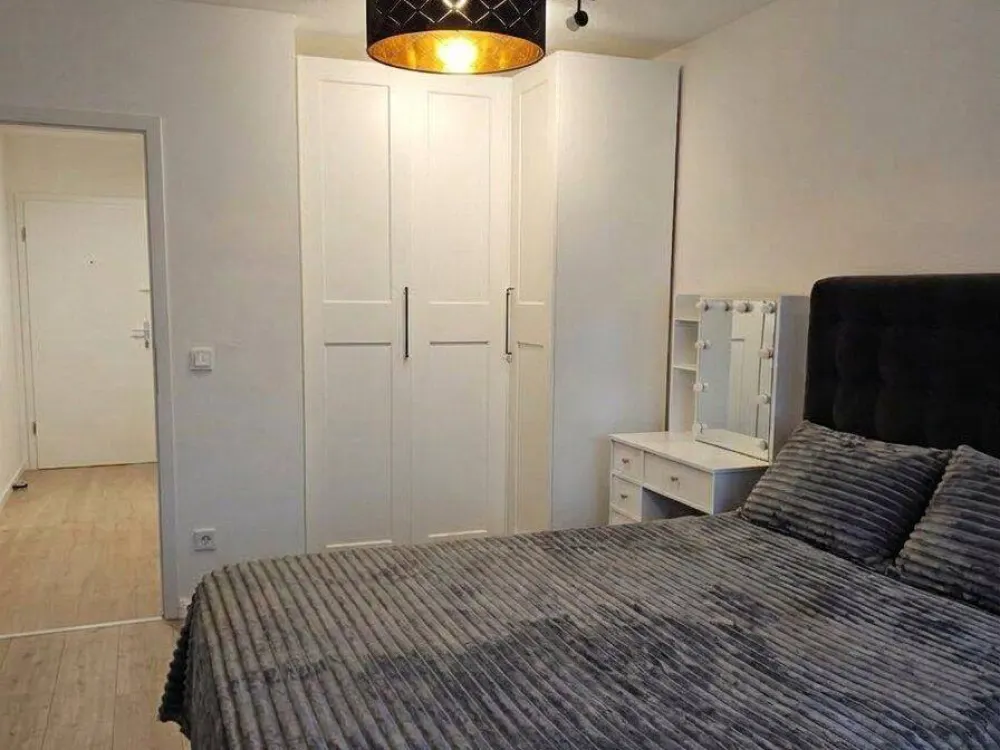 Helle, ruhige 2-Zimmer-Wohnung mit großem Balkon in Bestlage