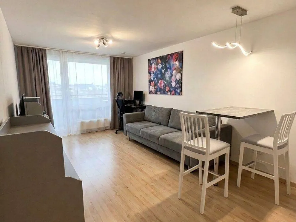 Helle, ruhige 2-Zimmer-Wohnung mit großem Balkon in Bestlage