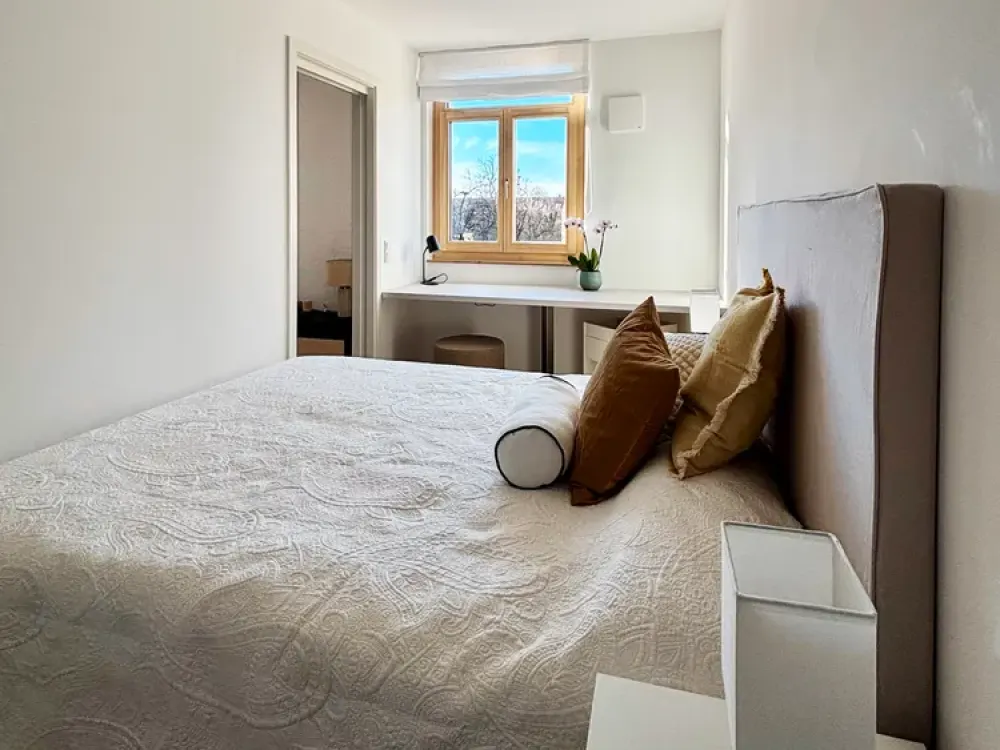 MITTEN IM LEBEN: URBANES FLAIR, TOP-LAGE | HOCHWERTIG MÖBLIERTES - 1,5-ZIMMER-APARTMENT